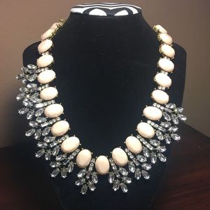 CHARLOTTE RUSSE CHUNKY NECKLACE NWT